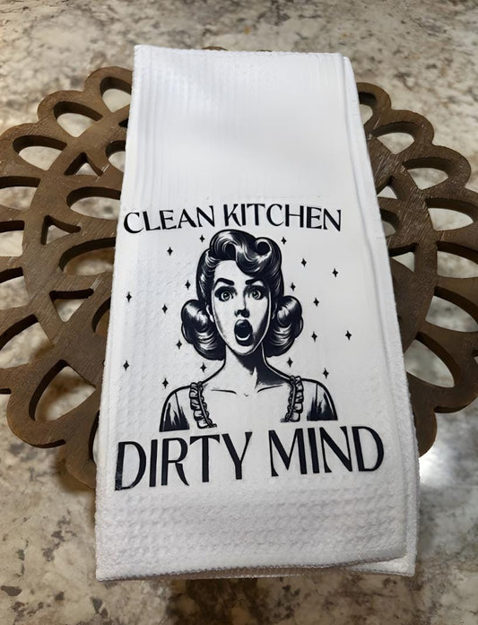 Clean Kitchen Dirty Mind – Retro Housewife Style – Farmhouse Kitchen Decor
